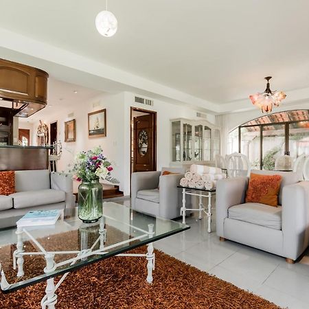 Elegant Lagoon Front Villa By Casa Paraiso كانكون المظهر الخارجي الصورة