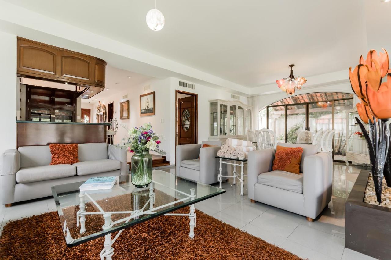Elegant Lagoon Front Villa By Casa Paraiso كانكون المظهر الخارجي الصورة