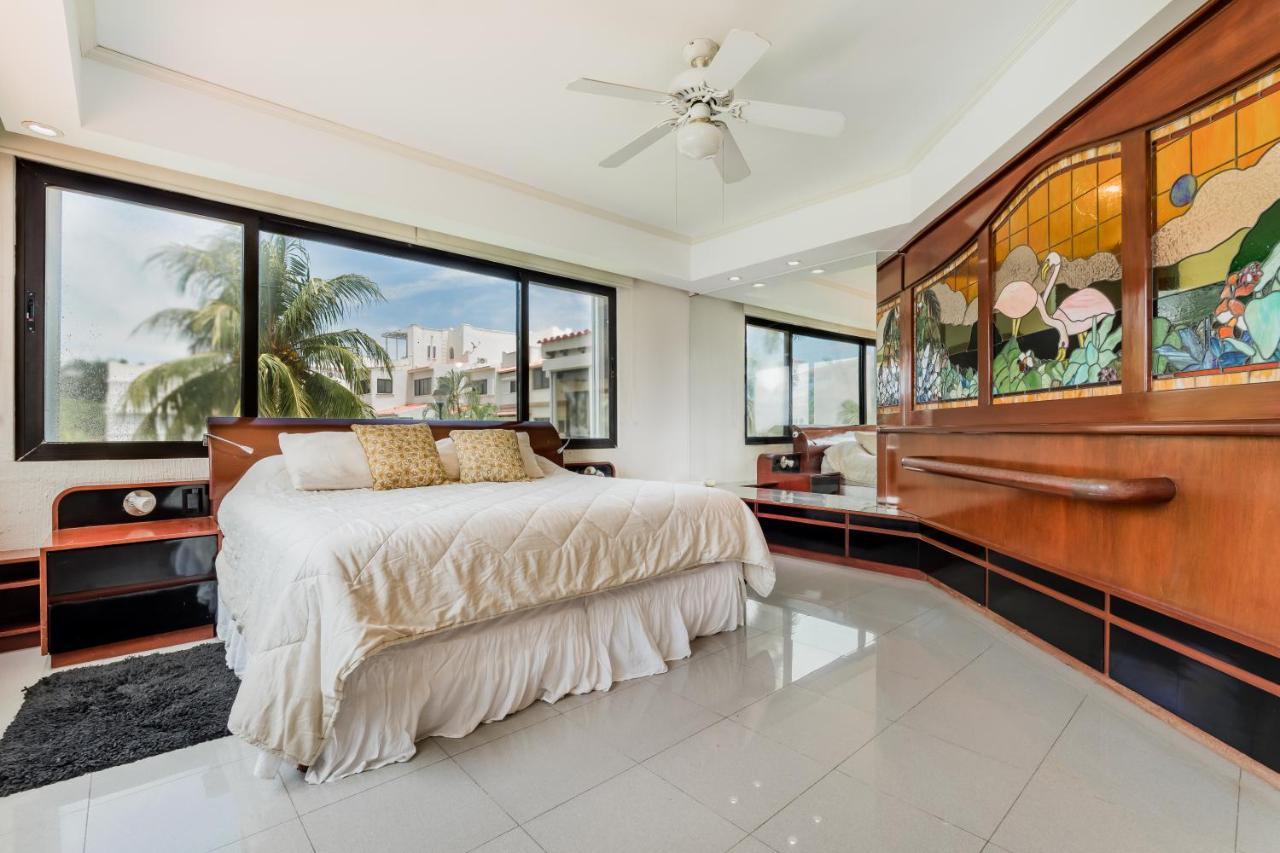 Elegant Lagoon Front Villa By Casa Paraiso كانكون المظهر الخارجي الصورة
