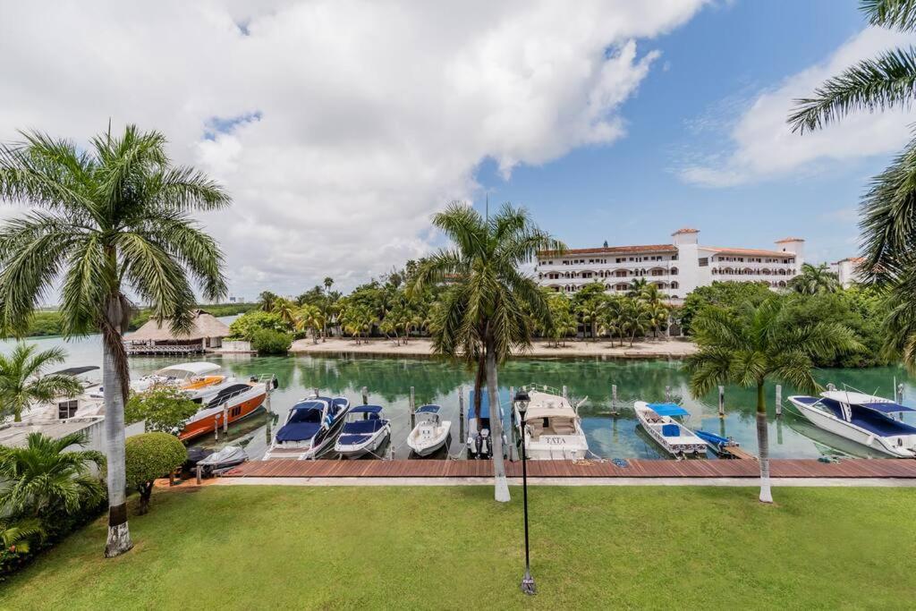 Elegant Lagoon Front Villa By Casa Paraiso كانكون المظهر الخارجي الصورة