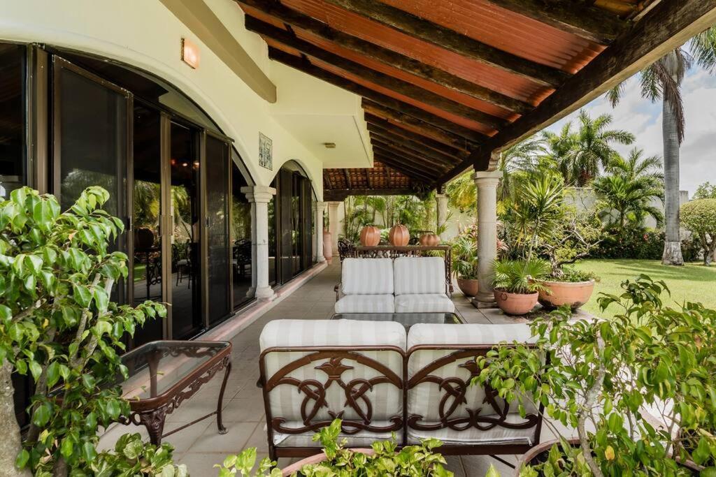 Elegant Lagoon Front Villa By Casa Paraiso كانكون المظهر الخارجي الصورة